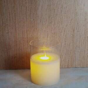 VELA PLASTICA LED A PILAS 7,50 × 10 cm